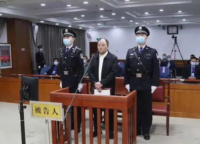 不收现金设置“影子公司”受贿,一企业16年敛财近十亿